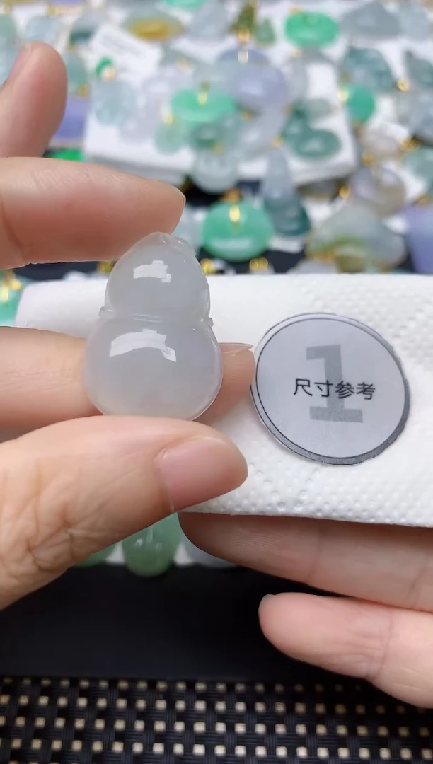 翡翠未镶嵌颈饰天然缅甸A货翡翠