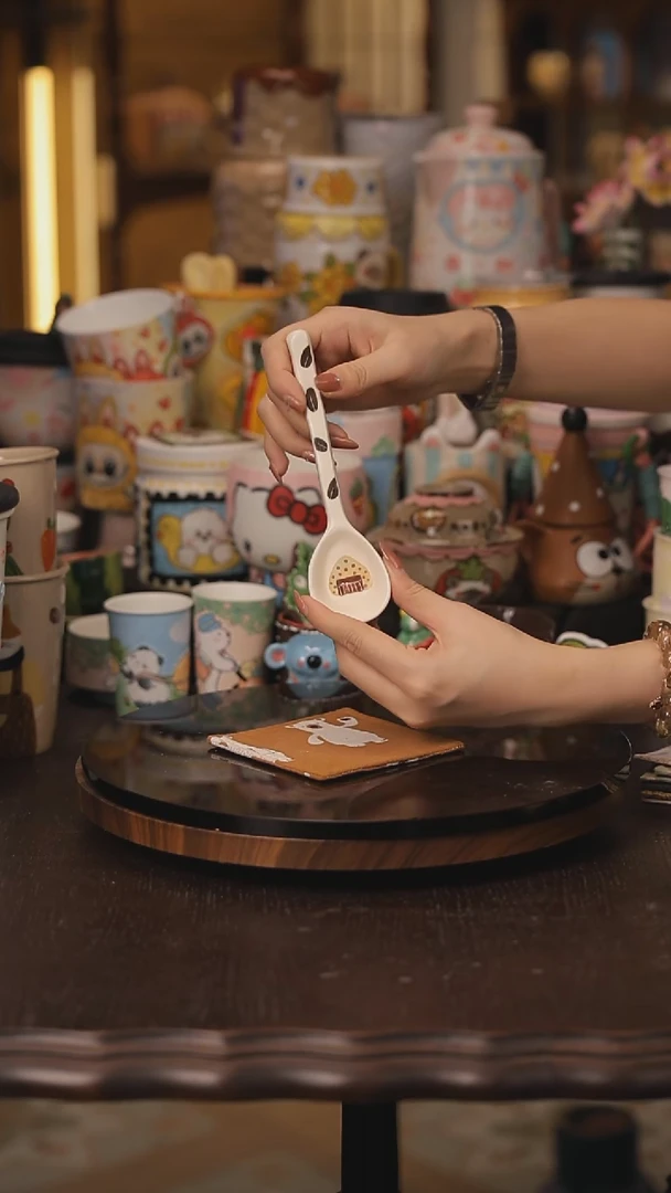 景德镇釉下彩绘设计师款式陶瓷