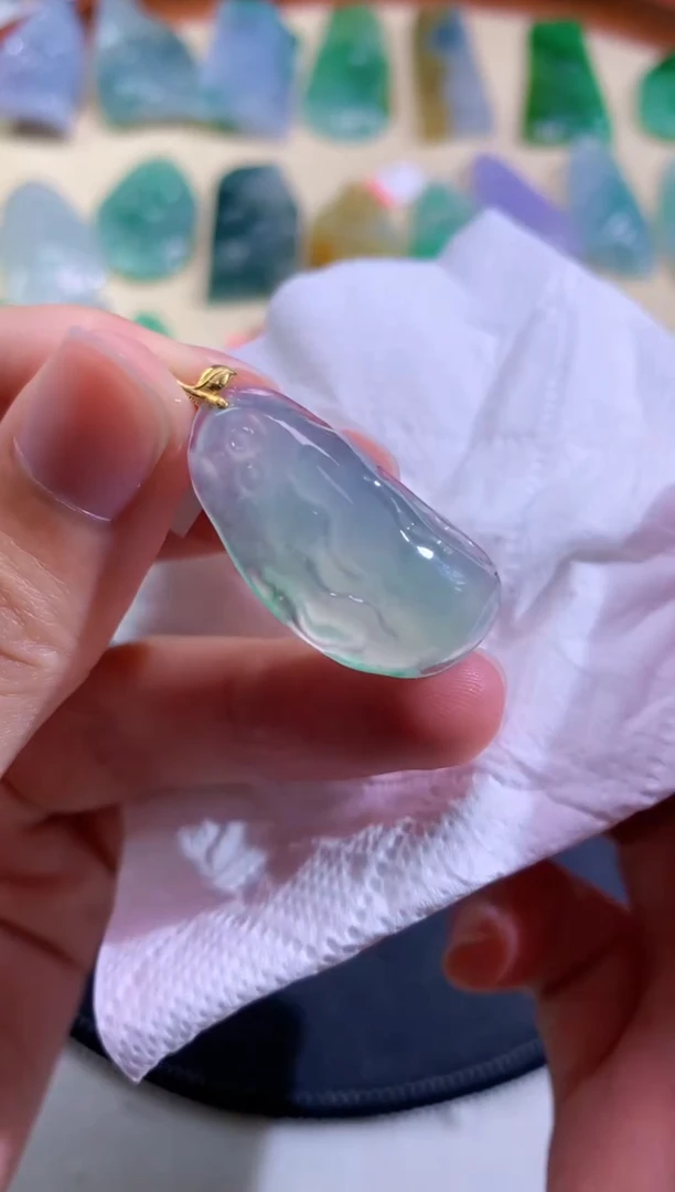颈饰未镶嵌翡翠