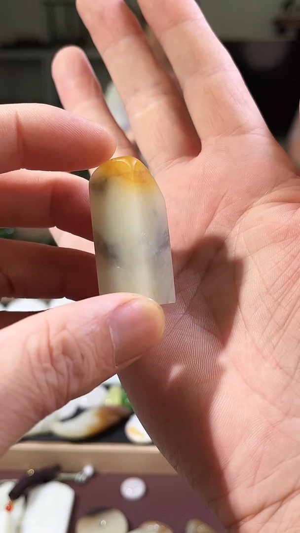 未镶嵌和田玉（糖玉）珠宝半成品印章玉石料