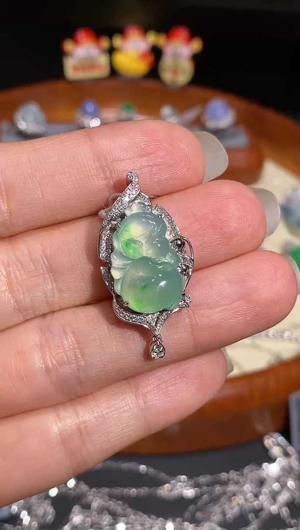 【闪购商品】翡翠吊坠(不含链)18K金镶嵌吊坠