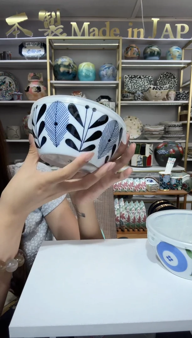 陶瓷带盖13厘米保鲜碗一只黑叶