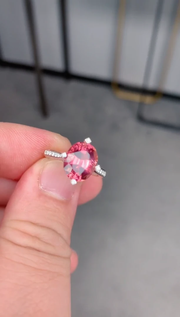 18K金镶嵌戒指碧玺3.2ct 粉碧玺戒指