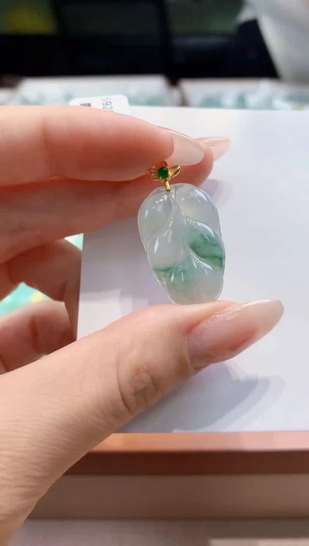 翡翠未镶嵌颈饰天然A货翡翠挂件