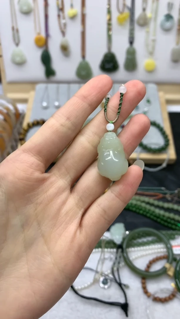颈饰未镶嵌和田玉山**?吊坠 4