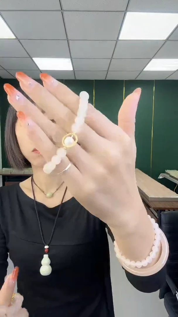 玉昆仑冰藕粉手串