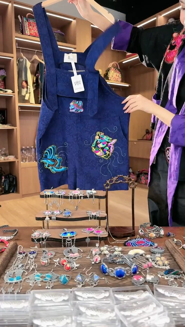 【闪购商品】织绣L588黔东南苗族刺绣