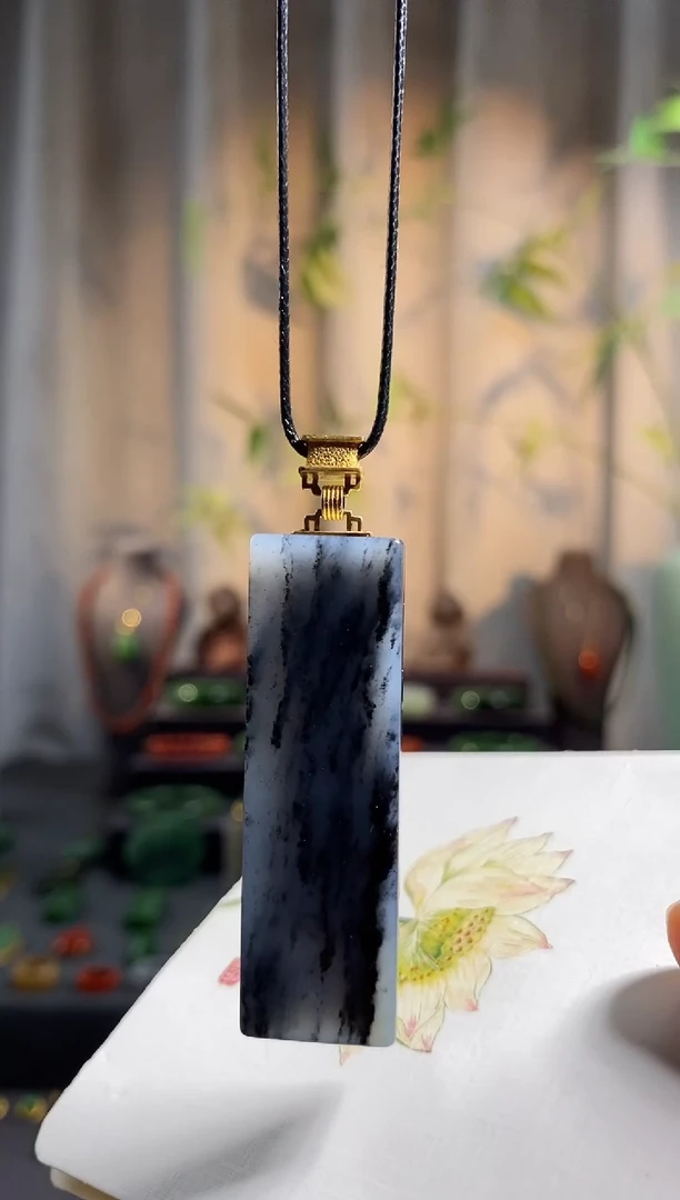 【闪购商品】和田玉颈饰18K金镶嵌，青花意境平安牌