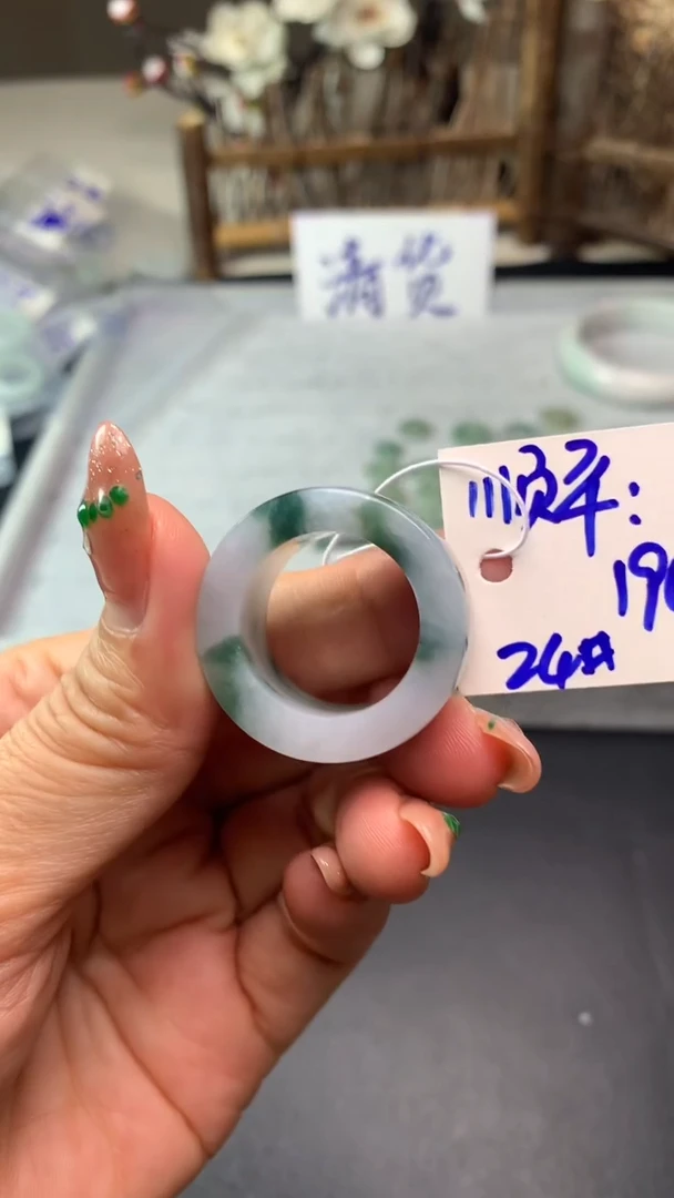 【闪购商品】定制翡翠未镶嵌毛货需精细抛光戒圈