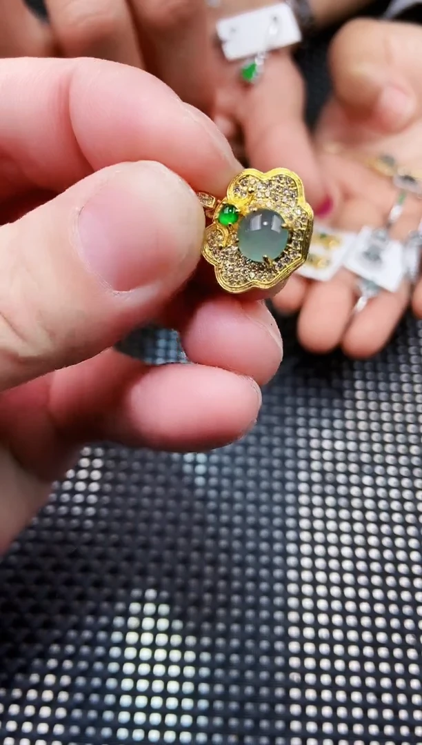 【闪购商品】翡翠吊坠(不含链)未镶嵌111111111