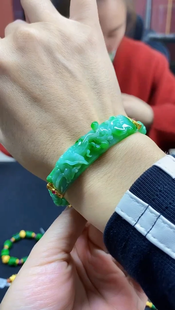 颈饰未镶嵌翡翠翡翠手牌