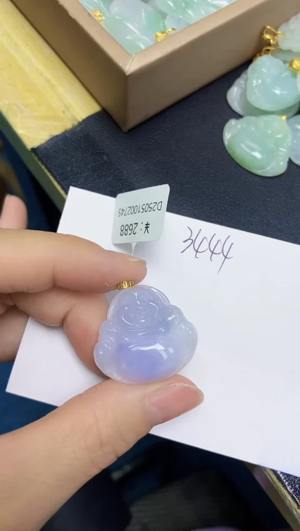 翡翠18K金镶嵌颈饰 天然缅甸翡翠A货