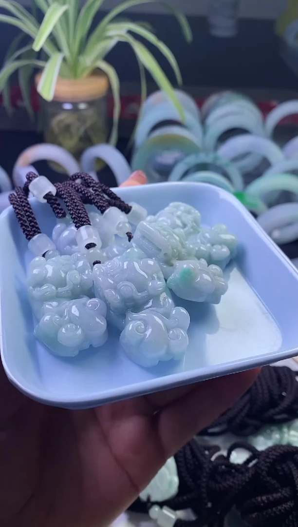 【闪购商品】翡翠吊坠(不含链)未镶嵌貔貅（多样性发一