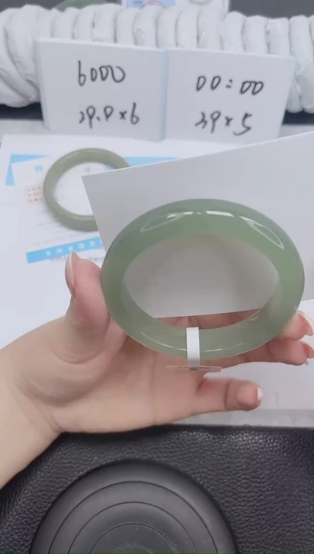 未镶嵌手镯石英质玉162-58.9