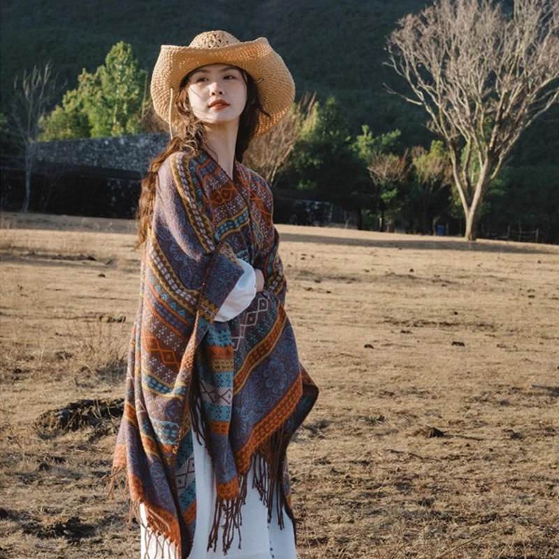 云南民族风草原披肩西藏拉萨大西北旅游斗篷波西米亚川西旅行穿搭