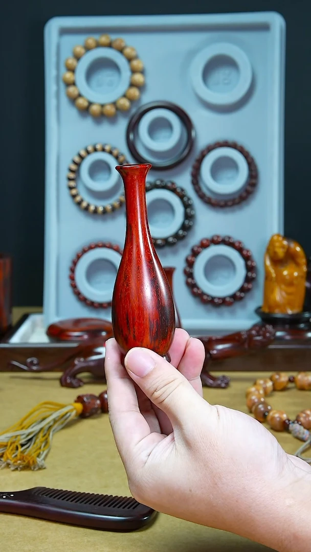 檀香紫檀（小叶紫檀）一**顺瓶子