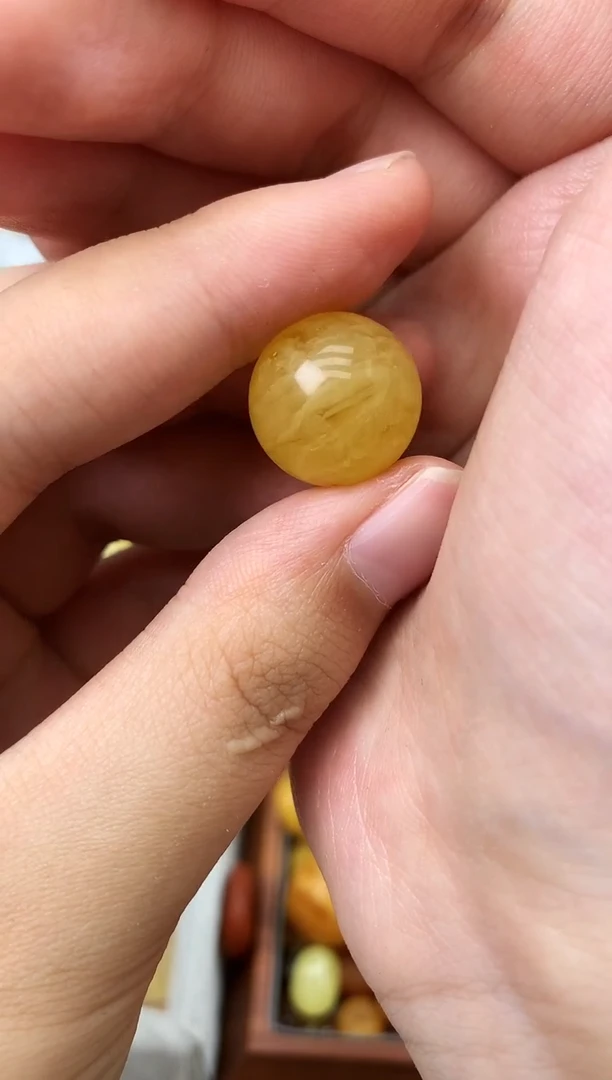 未镶嵌琥珀珠宝奇石163