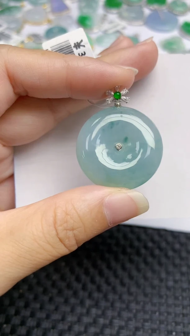 翡翠18K金镶嵌颈饰天然A货翡翠