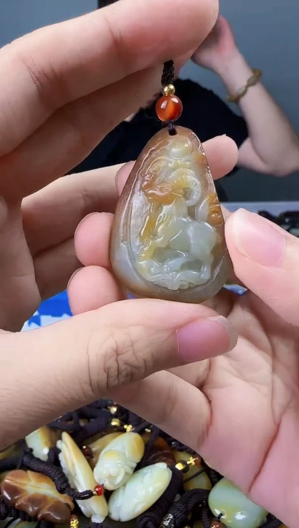 和田玉未镶嵌颈饰1