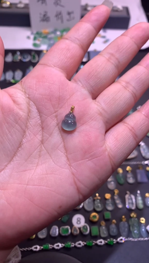 【闪购商品】翡翠吊坠(不含链)18K金镶嵌1