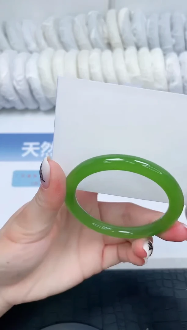 【闪购商品】石英质玉手镯未镶嵌128-55