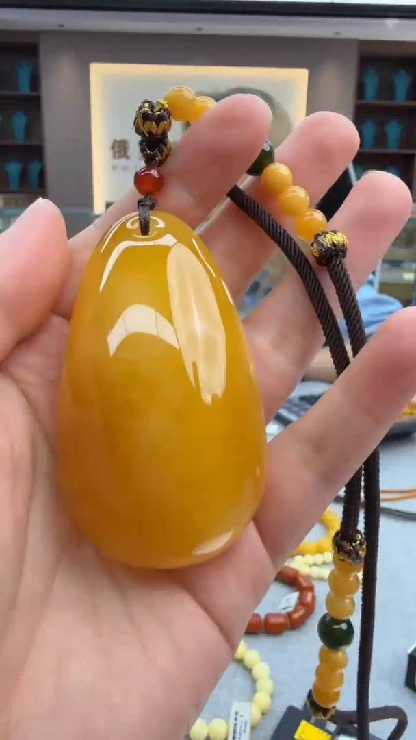琥珀颈饰未镶嵌597秒拍号 假一罚三