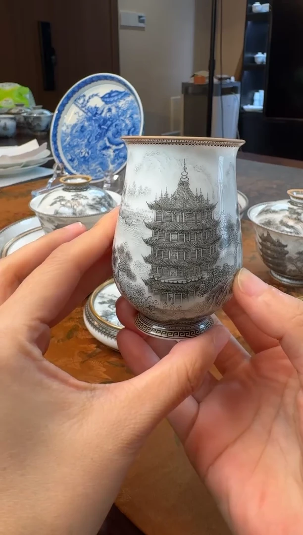 k****。手绘墨彩黄鹤楼岩茶闻香杯