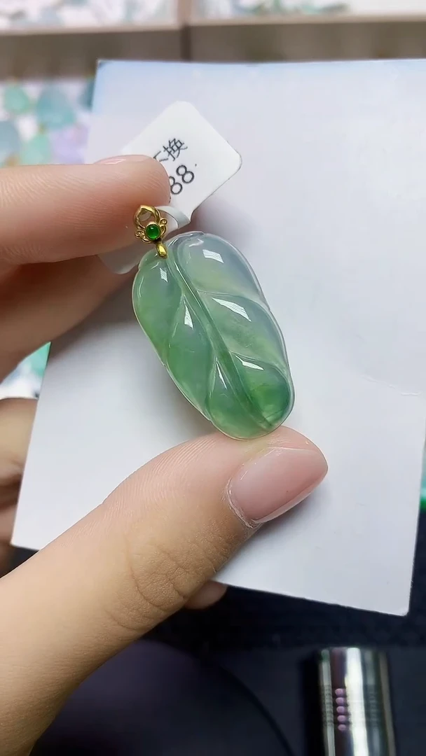 翡翠18K金镶嵌颈饰453453453