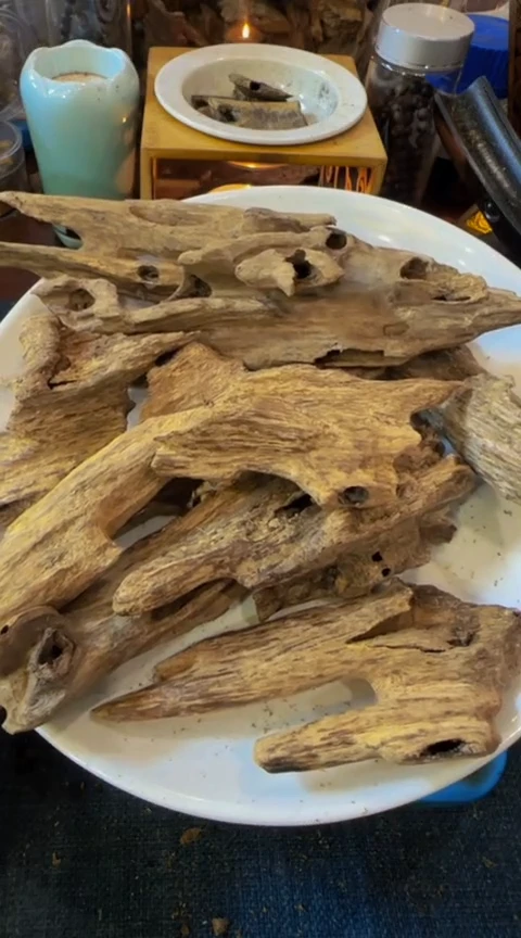 【闪购商品】沉香沉香碎屑老房梁红土块料103克