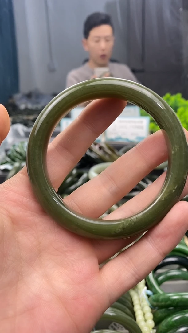 未镶嵌手镯和田玉60.8