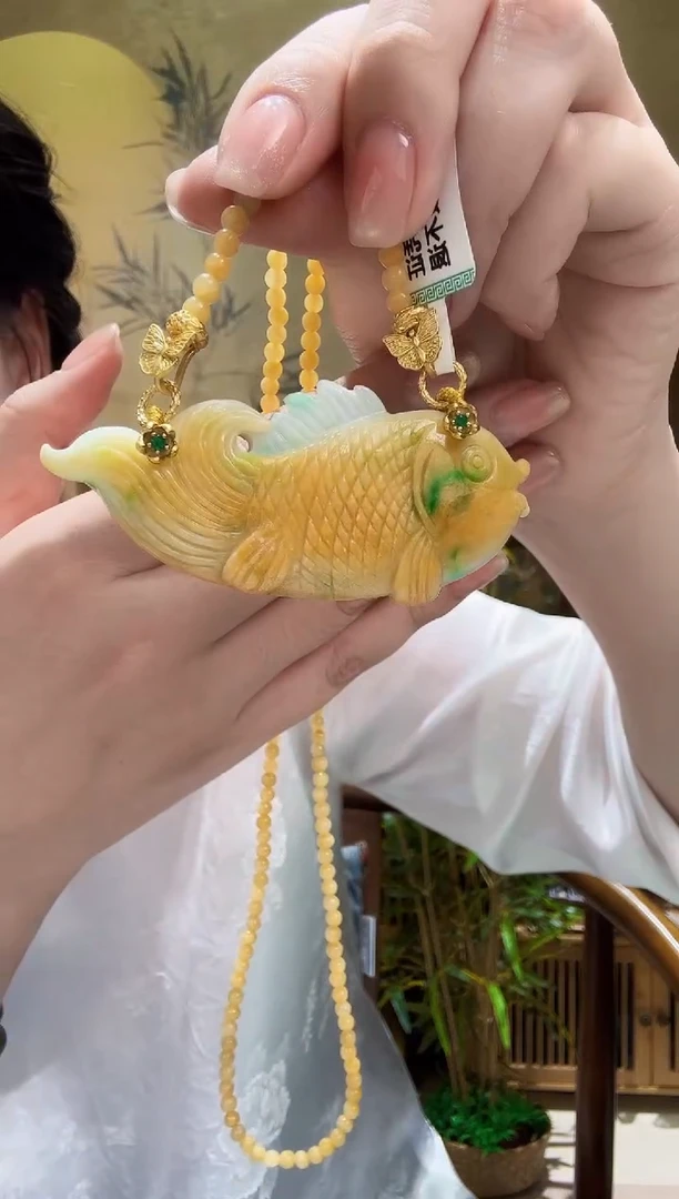 颈饰未镶嵌翡翠吊坠
