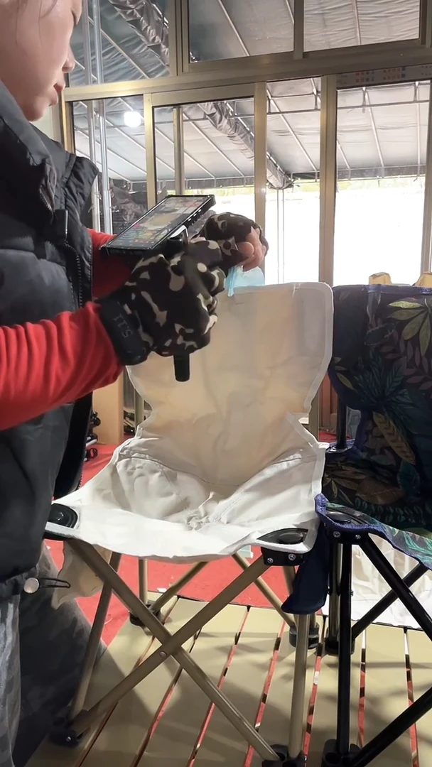 铁小号  折叠靠背  颜色随机  不带袋