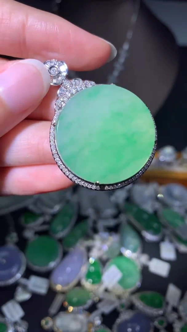 吊坠(不含链)18K金镶嵌翡翠吊坠