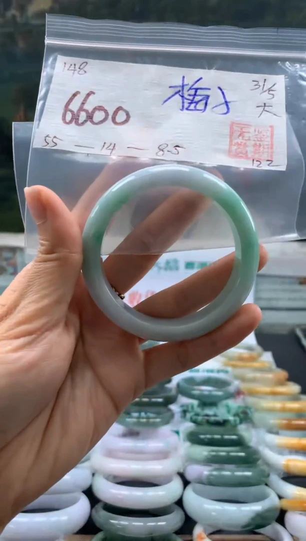 翡翠手镯未镶嵌翡翠手镯 下单联系小耳机#148