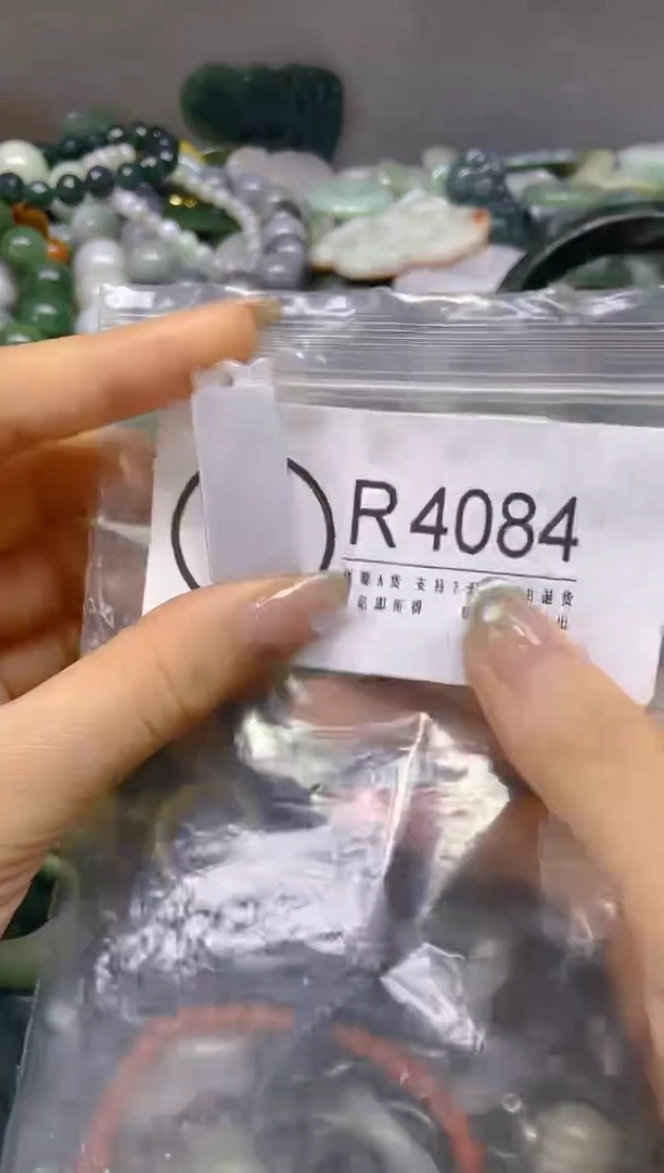 翡翠未镶嵌颈饰/R/翡翠A货,一件也是批发价