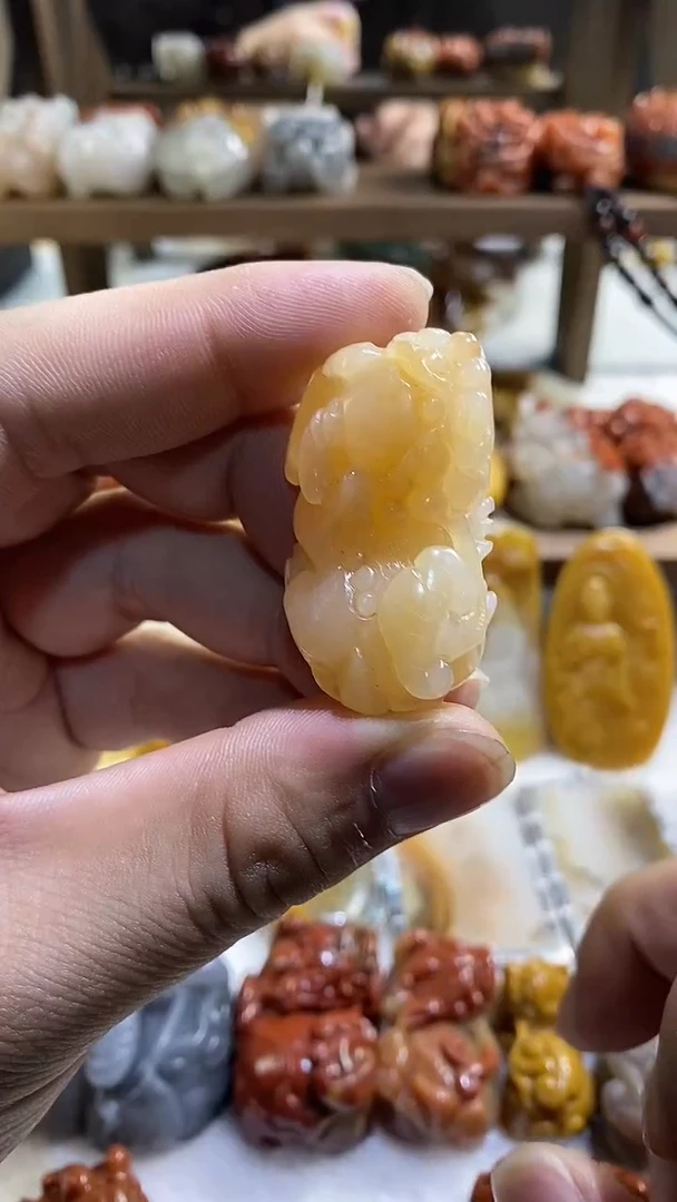 未镶嵌石英质玉（黄龙玉）吊坠(不含链)黄龙玉貔貅