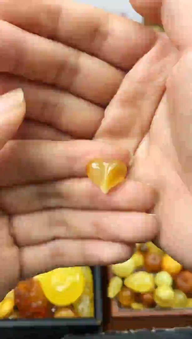 未镶嵌琥珀珠宝奇石2