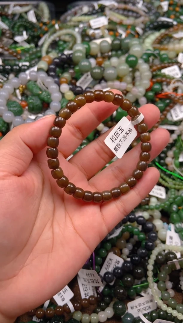 和田玉未镶嵌颈饰1