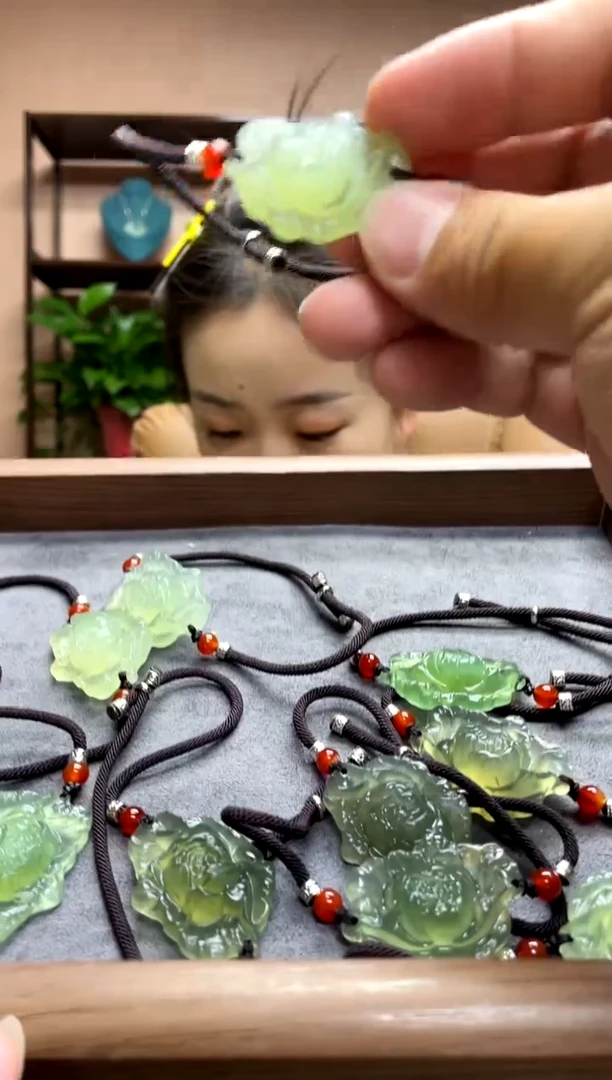 岫玉未镶嵌手牌多样性发货其中发一