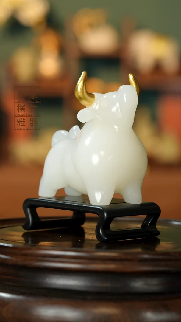 玉《牛气冲天》摆件