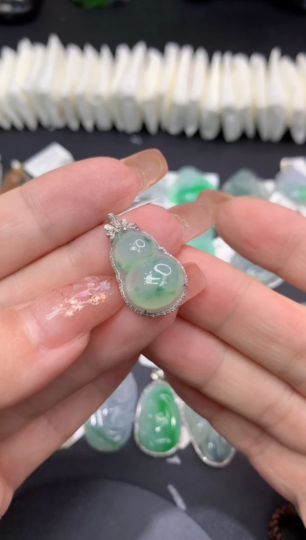 吊坠(不含链)18K金镶嵌翡翠11