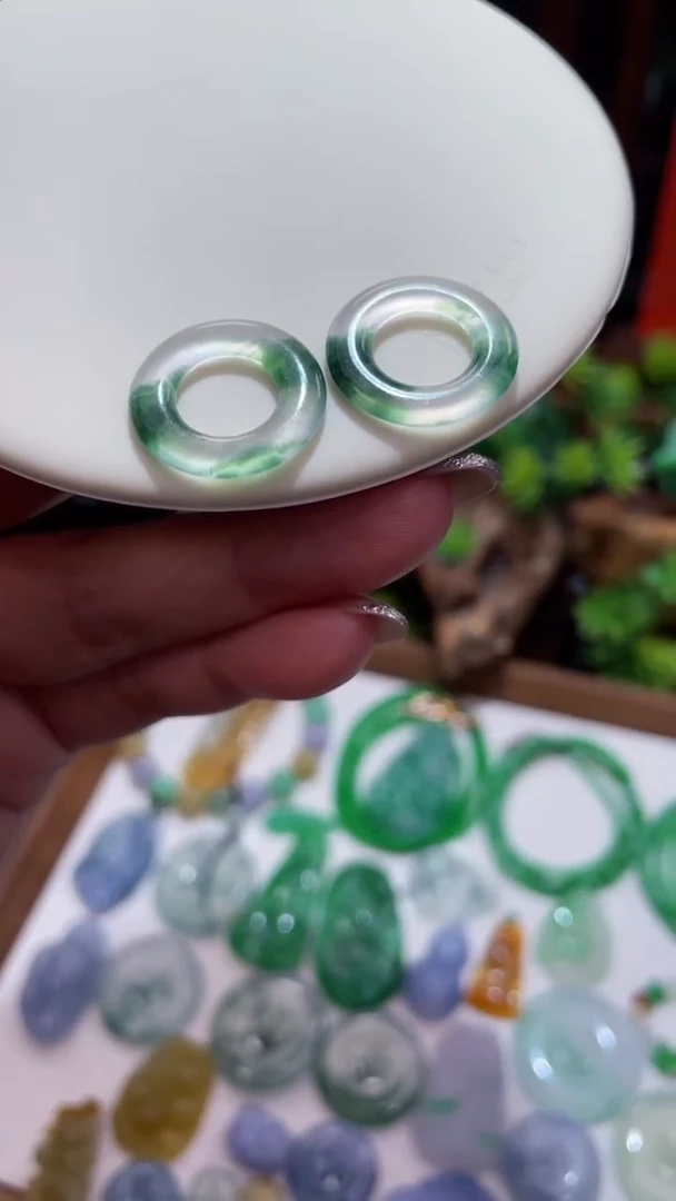未镶嵌定制翡翠甜甜圈