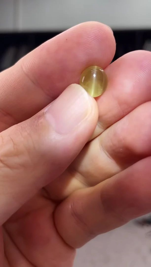 未镶嵌磷灰石裸石4克拉磷灰石猫眼