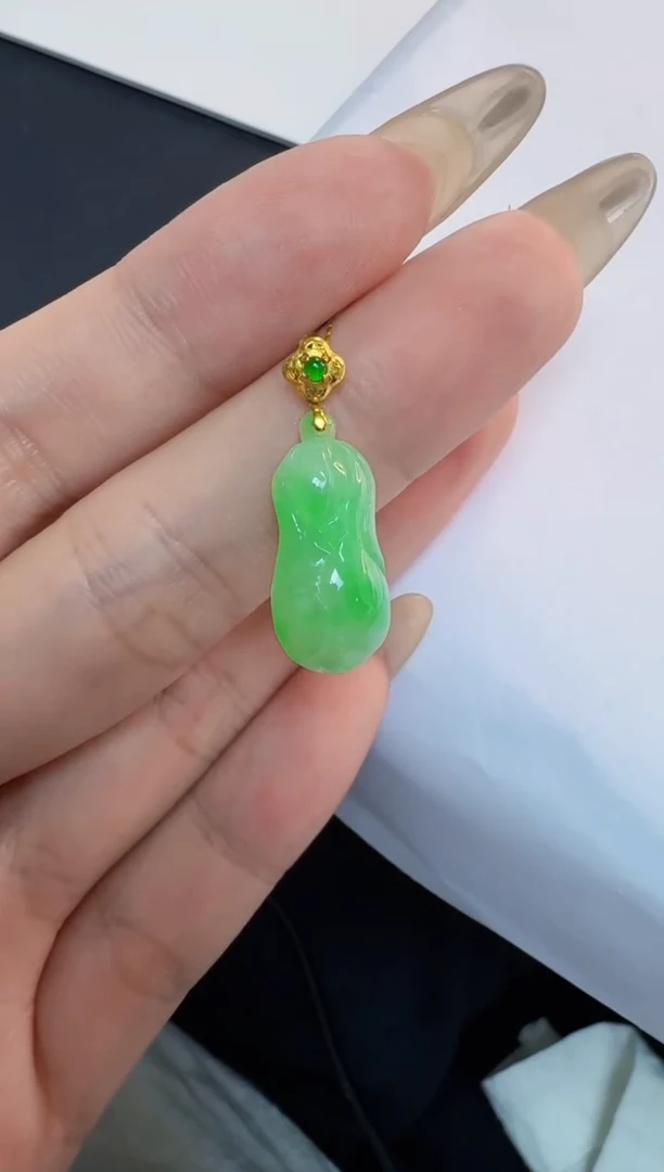 翡翠18K金镶嵌吊坠(不含链)缅甸A货翡翠
