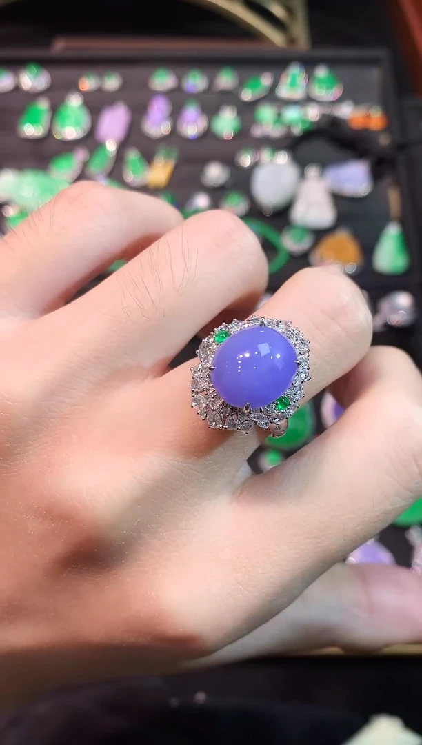 18K金镶嵌戒指翡翠紫罗兰大蛋面戒指