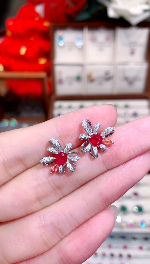 耳饰18K金镶嵌红宝石0.96ct/天然宝石/七天无理由