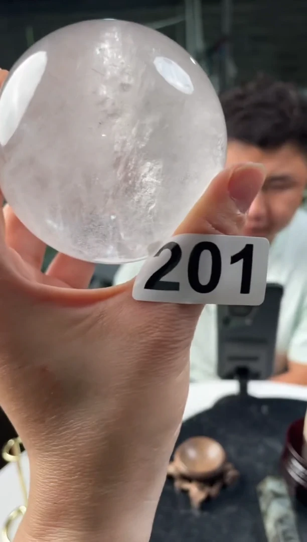 未镶嵌水晶大型摆件（非配饰）白水晶球201 600克