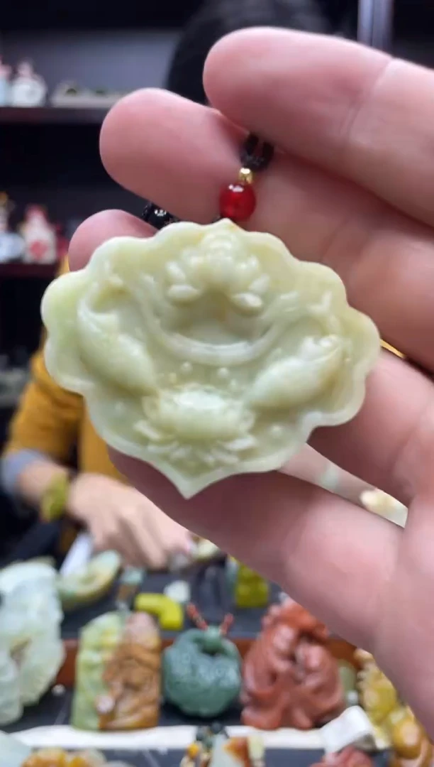未镶嵌岫玉吊坠·