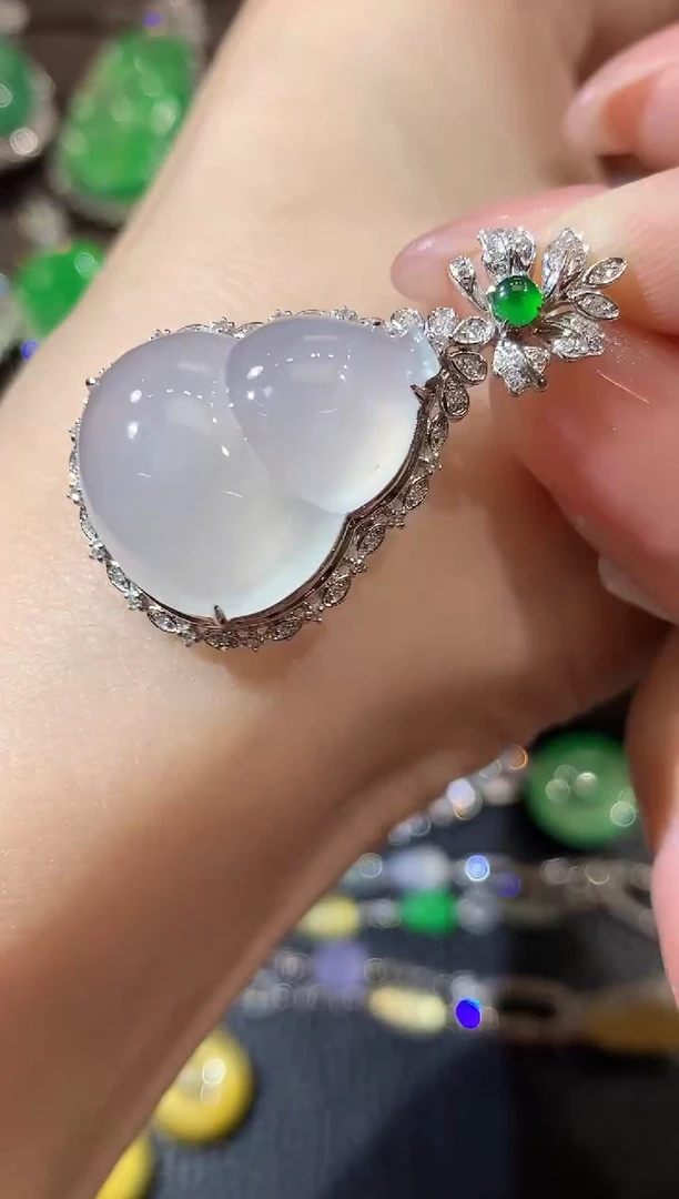 吊坠(不含链)18K金镶嵌翡翠D7