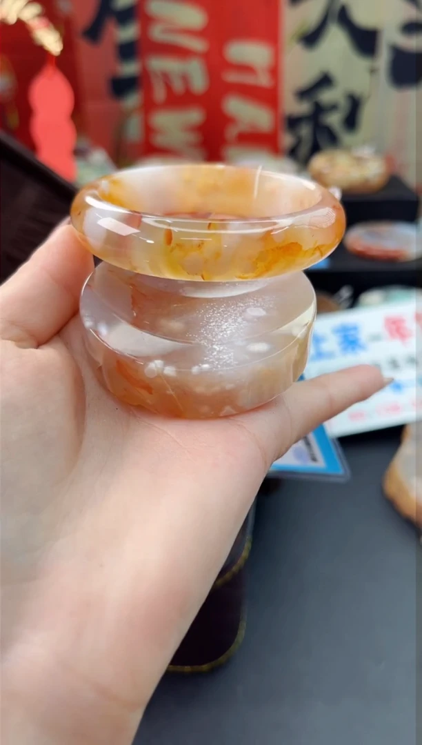 【闪购商品】石英质玉手镯未镶嵌赠送镯心（56圈口）